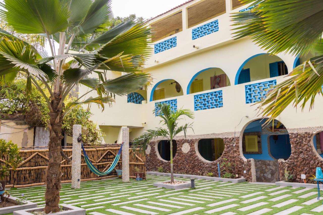 Hotel Mimosa Airport Toubab Dialaw Eksteriør billede